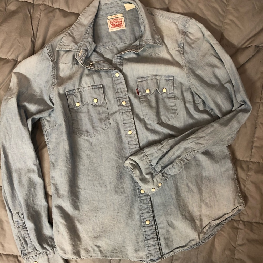 levi’s denim button up